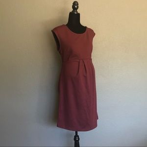 Old Navy maternity dress. Like new.